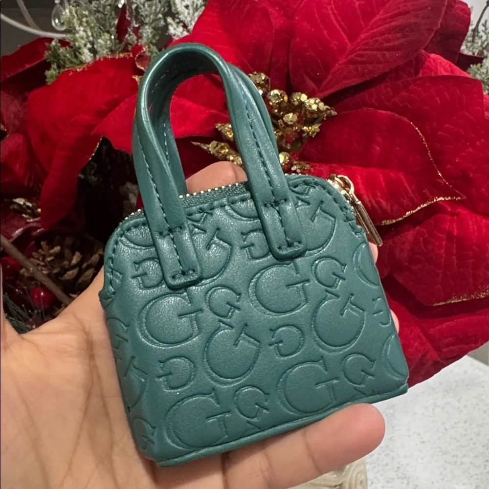 💚Guess Mini Bag Key Charm